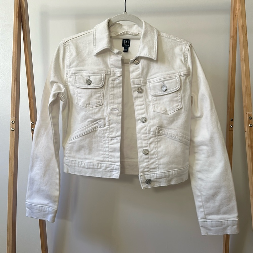 White denim cropped jacket